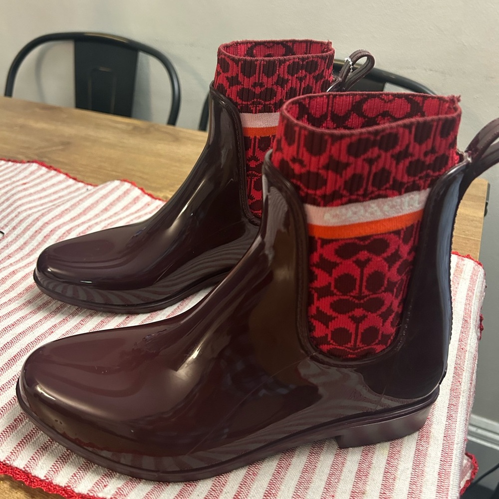 Coach Rivington Rain Boots Women 8 Bitter Chocolate Brown Red Rubber Bootie Logo